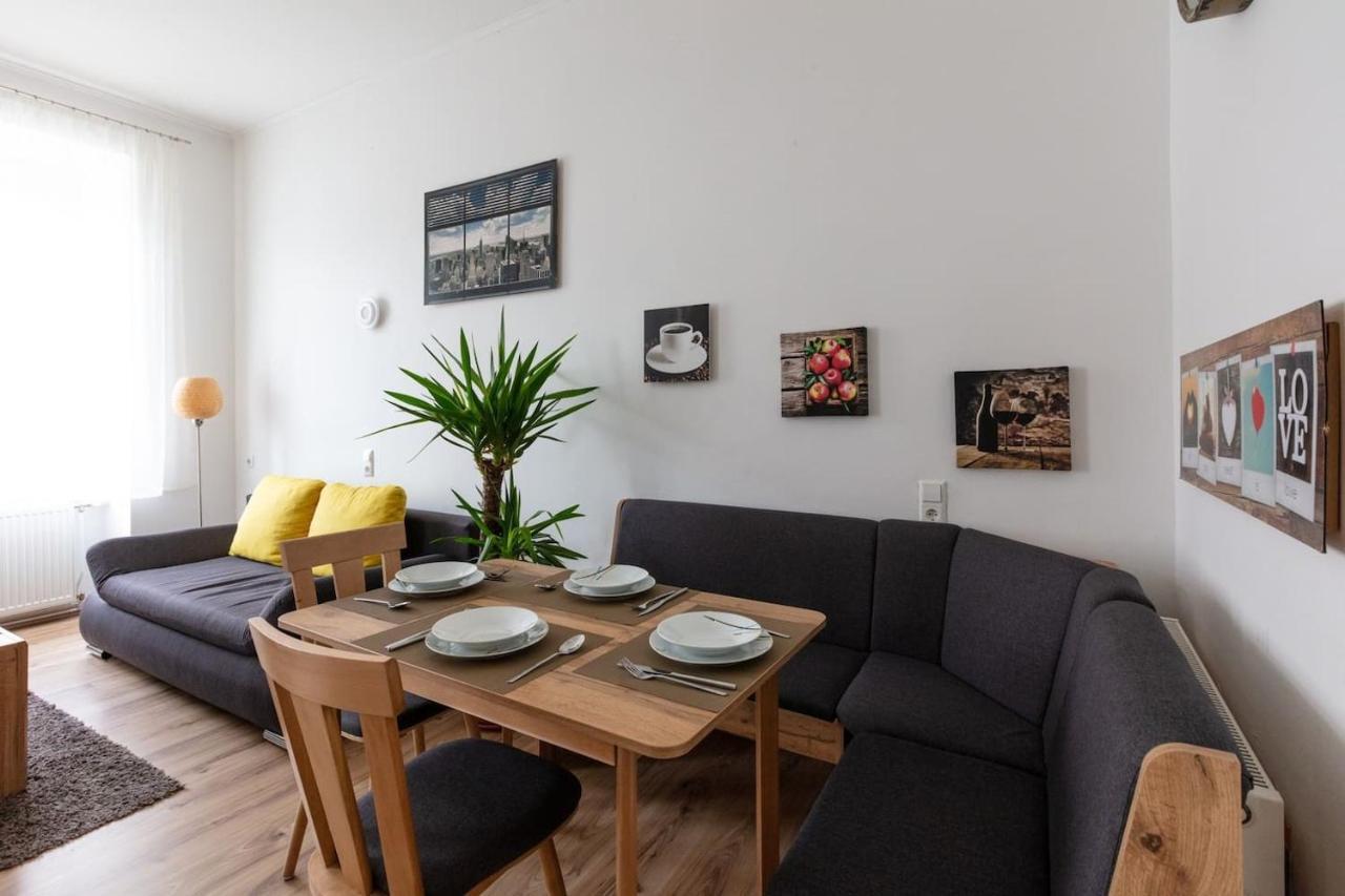 Sunny Renovated Apartment Close To Downtown Wien Eksteriør bilde