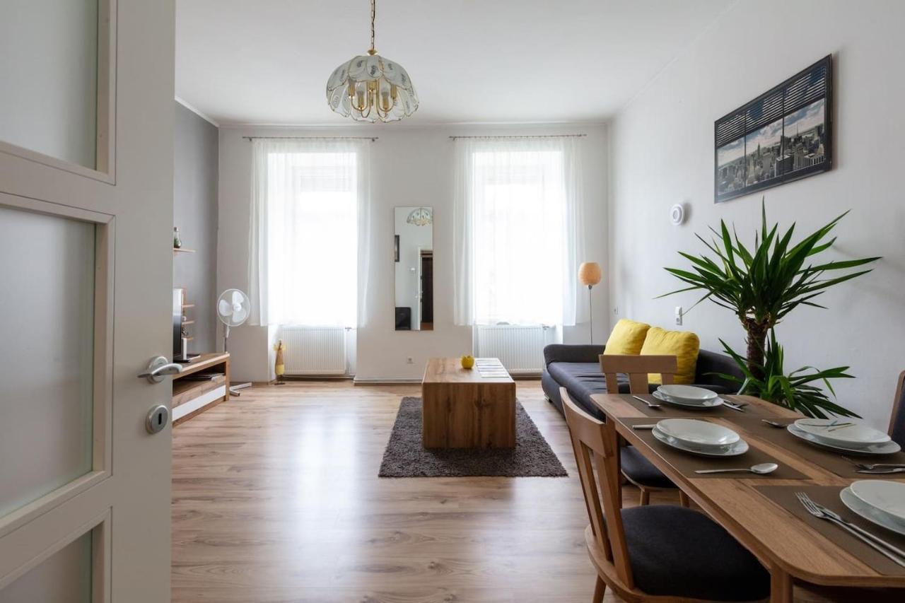 Sunny Renovated Apartment Close To Downtown Wien Eksteriør bilde