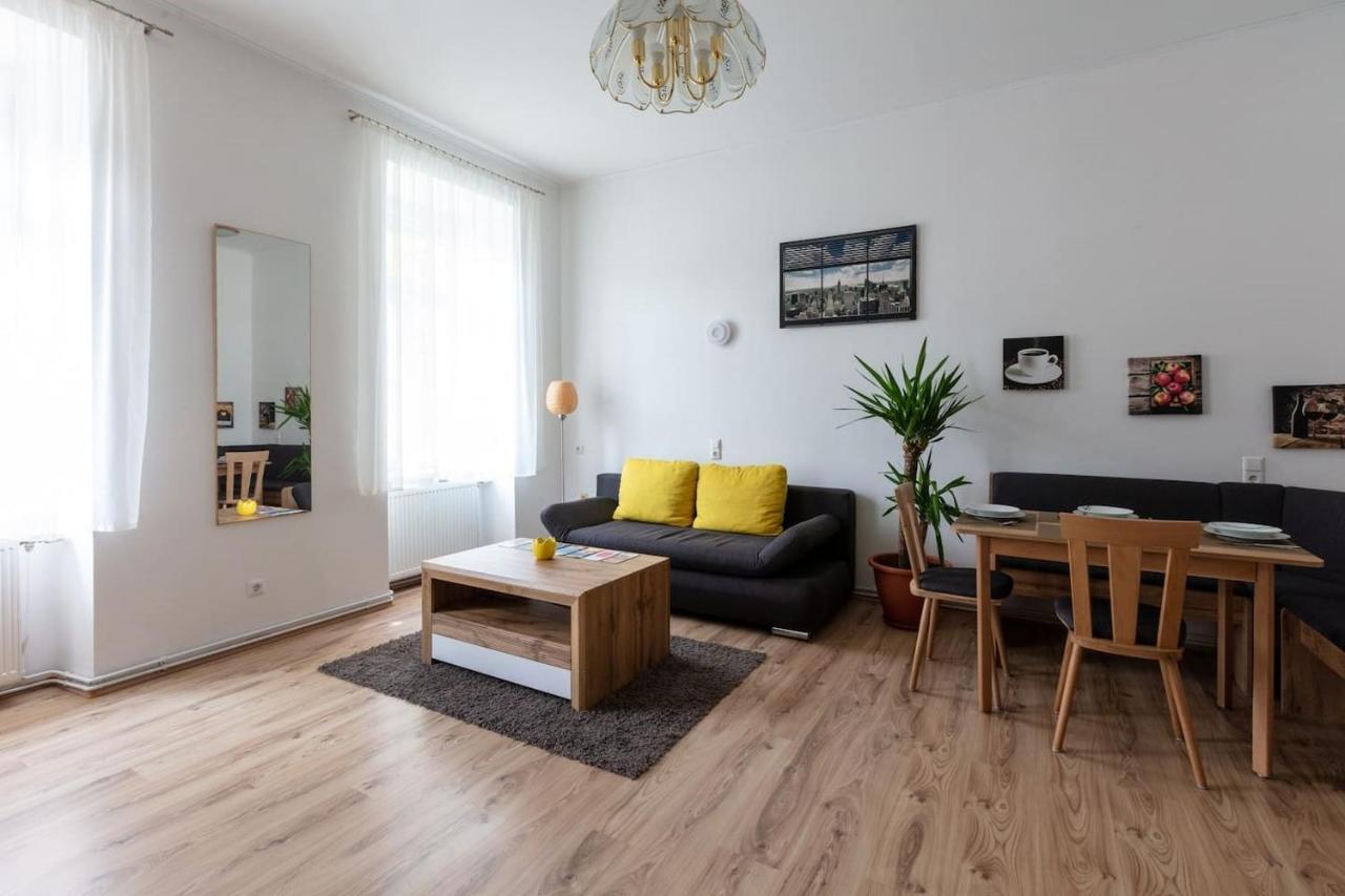 Sunny Renovated Apartment Close To Downtown Wien Eksteriør bilde
